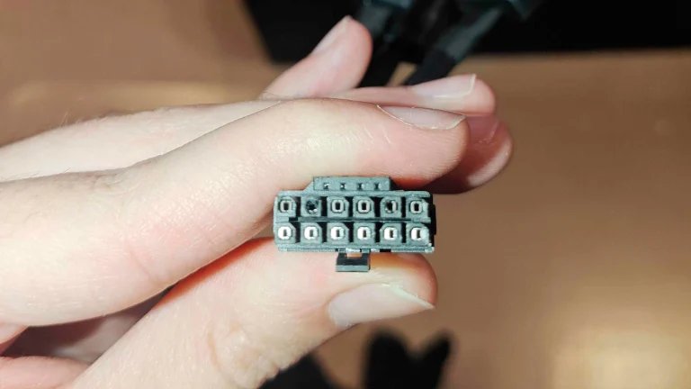 16-pin power connector