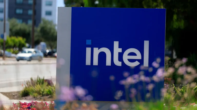 U.S. gov't will take a 9.9% ownership stake in Intel — Trump administration won't get a board seat and is set to serve as passive investor (Update) | Tom's HardwareTom's Hardware