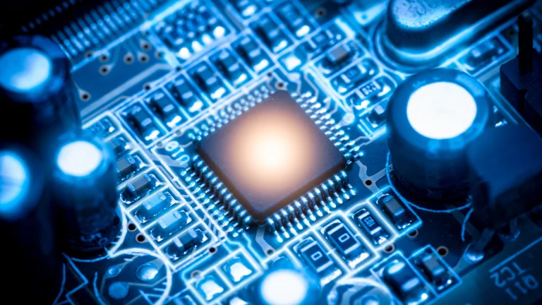 Quantum internet is possible using standard Internet protocol — University engineers send quantum signals over fiber lines without losing entanglement | Tom's Hardware