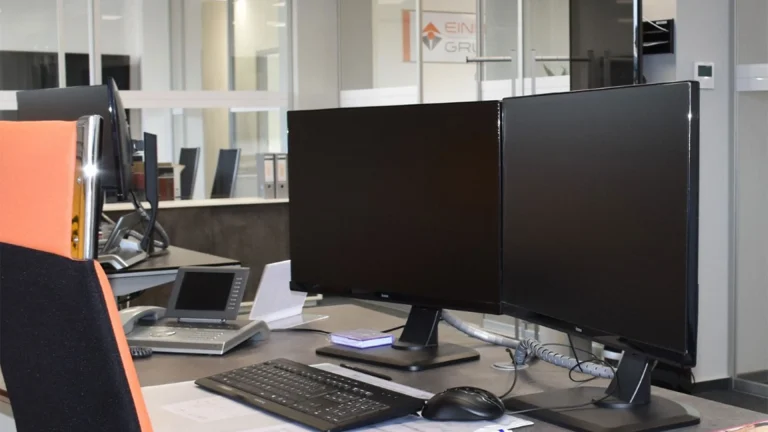 Einhaus-Gruppe facing collapse