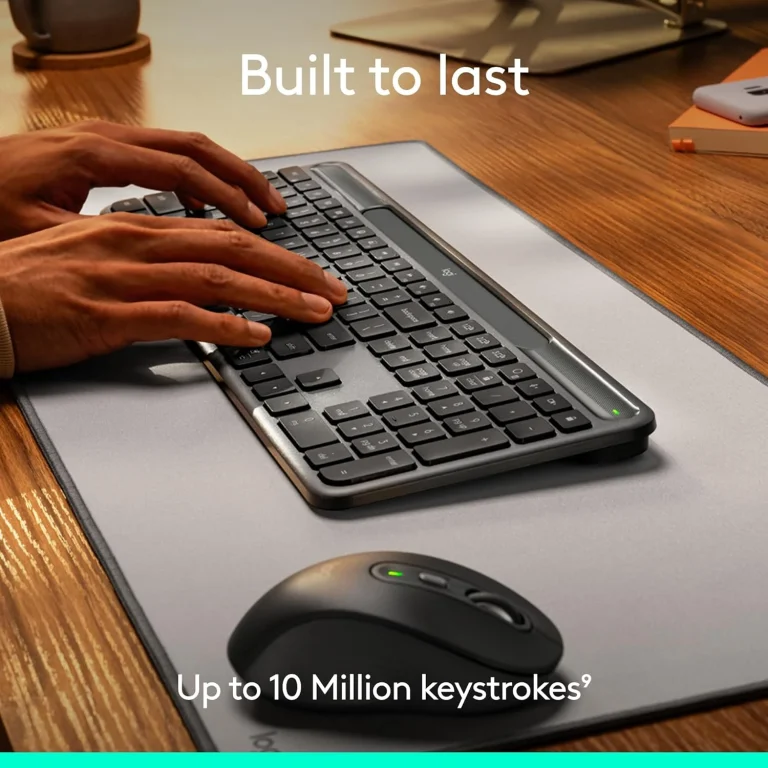 Logitech Signature Slim Solar+