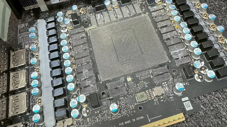 RTX 5090 with missing core and memory