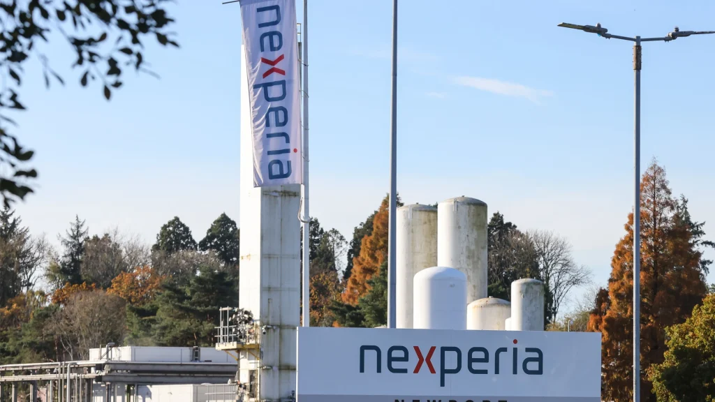 چین در واکنش به توقیف Nexperia توسط هلند، صادرات این تراشه‌ساز را پس از تصاحب مسدود کرد