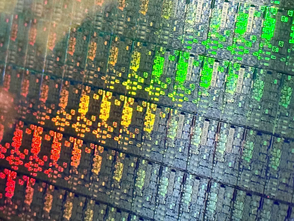 تولید 18A اینتل زودتر از فناوری N2 رقیب TSMC آغاز می‌شود