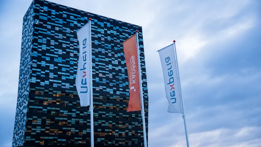 نکسپریا چین در بحبوحه درگیری که تولید خودرو را تهدید می‌کند، مقر هلندی خود را نادیده می‌گیرد