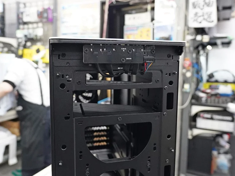 Cooler Master MasterBox CM695 from the inside 