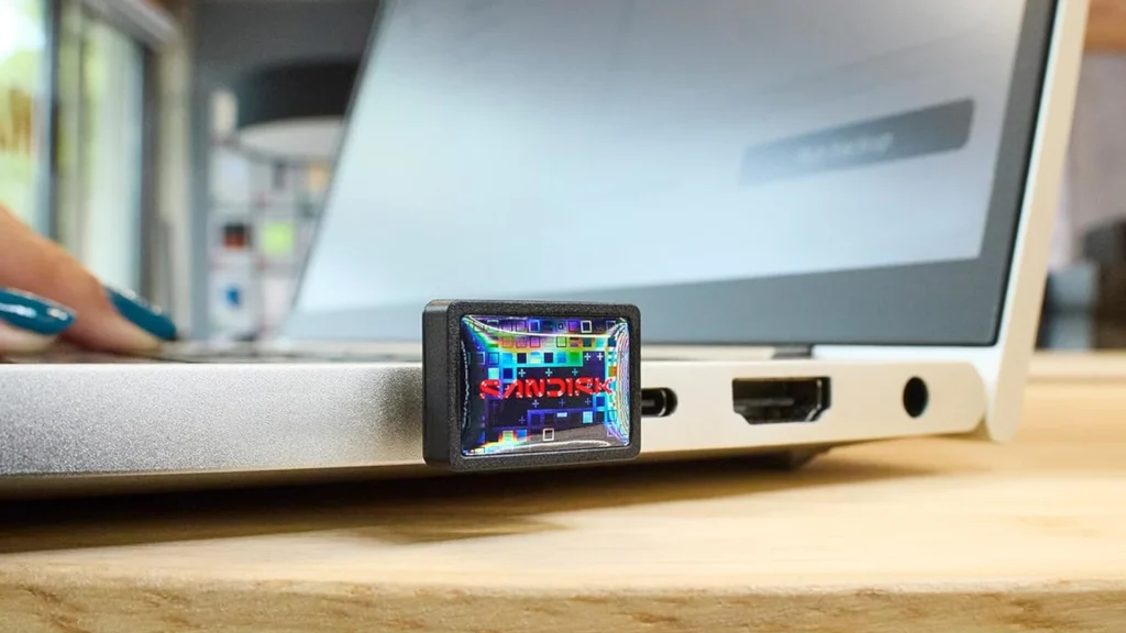 سن‌دیسک از فلش درایو Type-C «Plug and Stay» رونمایی کرد که هرگز نیازی به خارج کردن از لپ‌تاپ شما ندارد