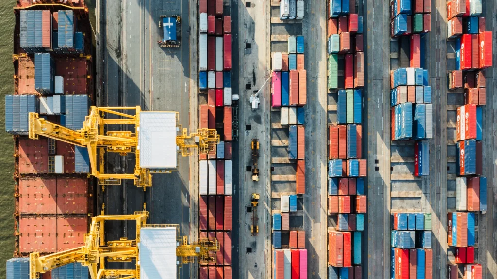 شرکت امنیت سایبری هشدار می‌دهد: هکرها با گروه‌های تبهکار همکاری می‌کنند تا محموله‌ها را ربوده و با استفاده از ایمیل‌های فیشینگ و مهندسی اجتماعی، محموله‌های فیزیکی را به سرقت ببرند.