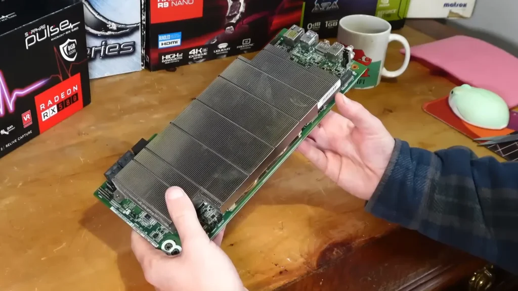 برد ماینینگ کمیاب BC-250 مبتنی بر APU پلی‌استیشن 5 AMD با قیمت 120 دلار دوباره ظاهر شد و می‌تواند Cyberpunk 2077 را اجرا کند