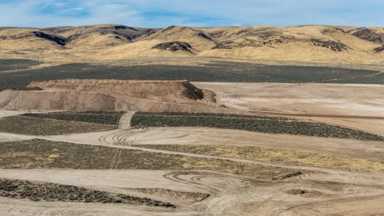 $1.5 trillion lithium deposit found in U.S. supervolcano crater — site could supply batteries for decades | Tom's Hardware