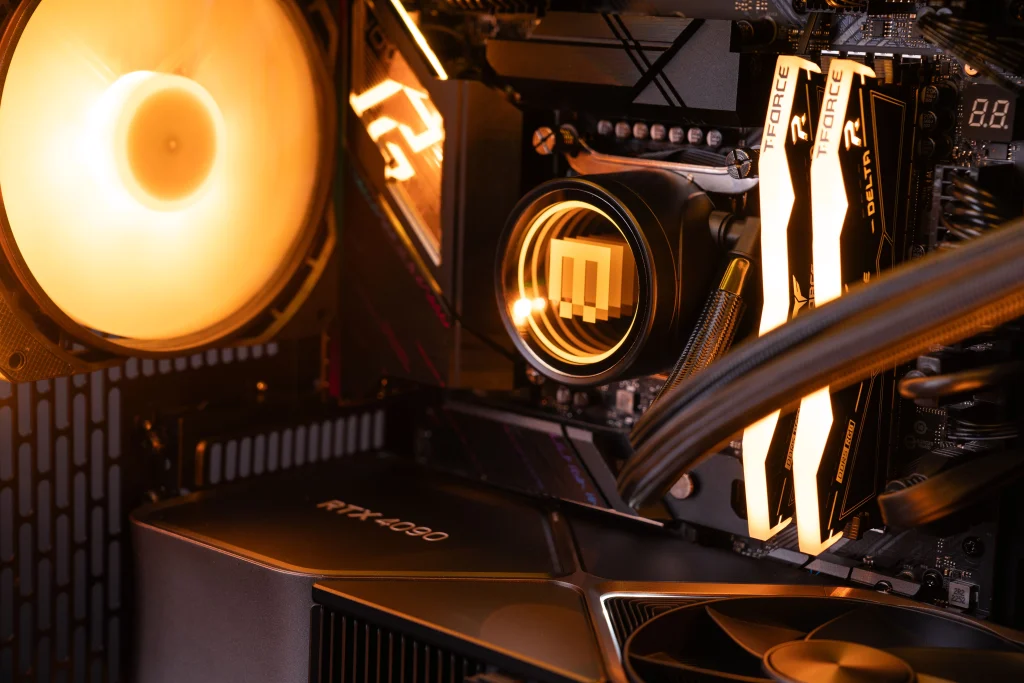 توقف سفارشات کامپیوترهای رومیزی در فروشگاه‌های ژاپنی تا سال ۲۰۲۶ با تشدید کمبود حافظه