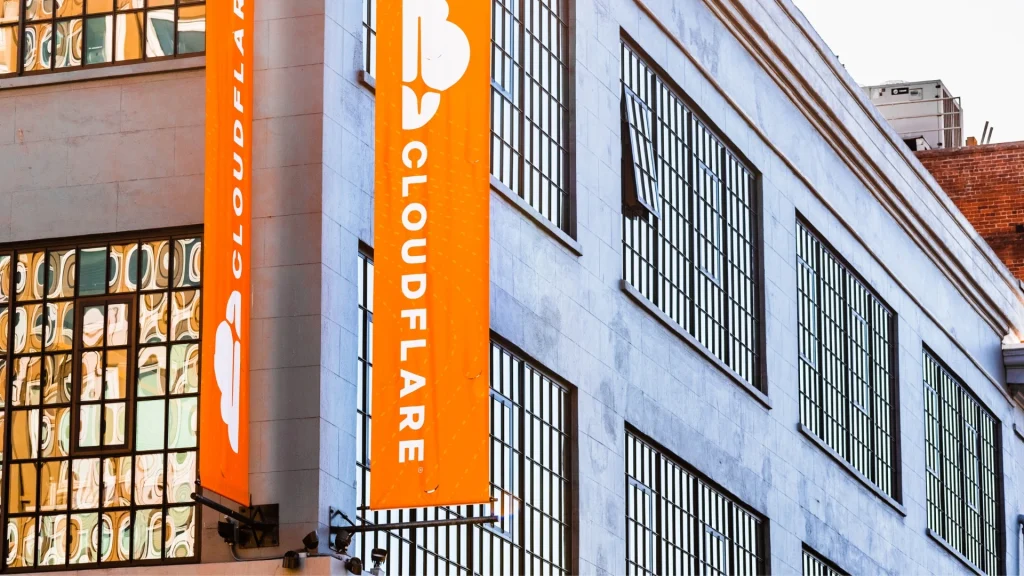 کلودفلر می‌گوید در پنج ماه ۴۱۶ میلیارد درخواست اسکرپینگ ربات‌های هوش مصنوعی را دفع کرده است