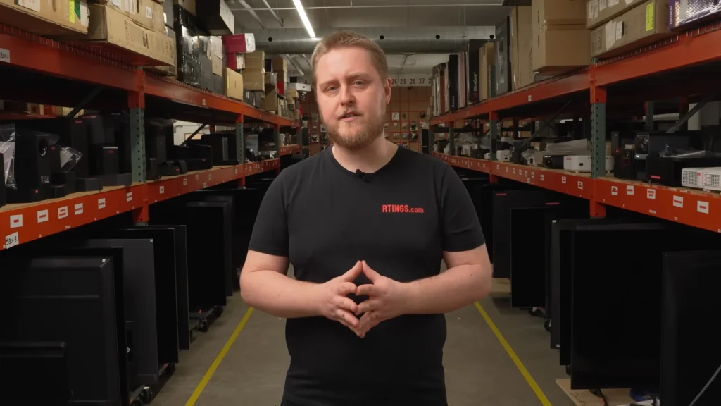 آزمایش سه ساله نشان می‌دهد OLED به طور قابل توجهی قابل اعتمادتر از LCD است، با عمر مفید بیش از ۱۰,۰۰۰ ساعت برای اکثر آنها