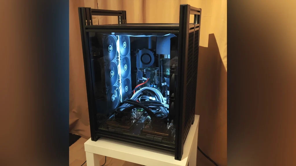 توسعه‌دهنده روی یک سیستم ۸ هزار دلاری گریس هاپر ‘به وضوح جعلی’ قمار می‌کند و سخت‌افزاری به ارزش ۸۰ هزار دلار را در ردیت با یک‌دهم قیمت به دست می‌آورد