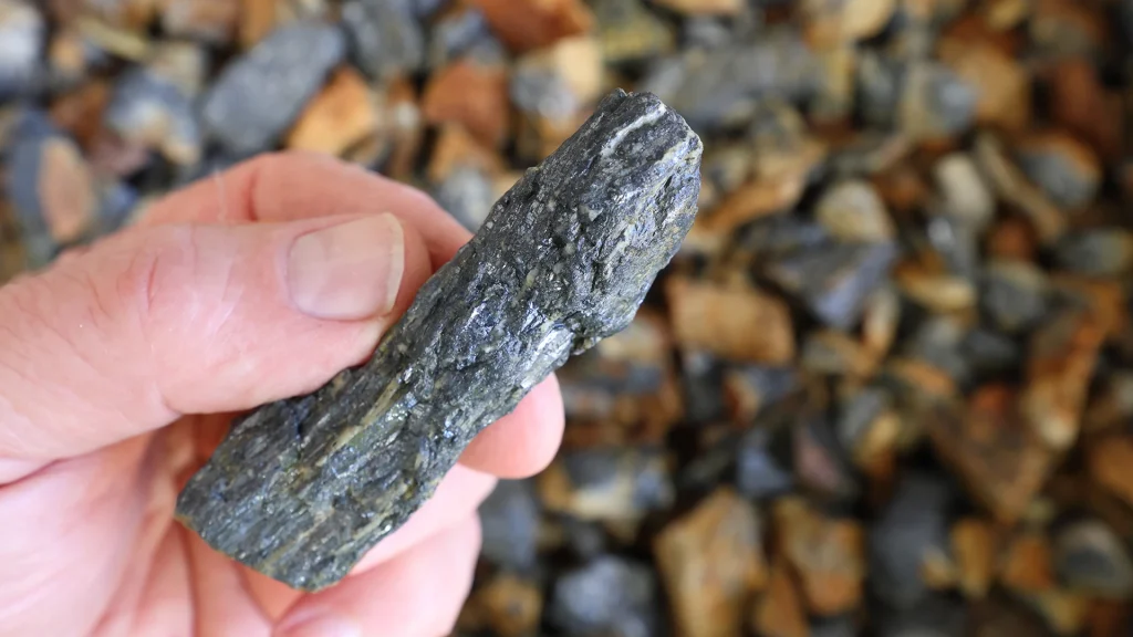 چین ۲۷ نفر را به دلیل قاچاق ۱۶۶ تن آنتیموان، عنصر حیاتی ساخت تراشه