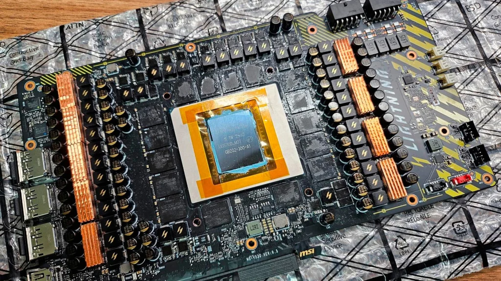 کارت گرافیک MSI RTX 5090 Lightning پیش از عرضه، رکوردهای GPU را می‌شکند