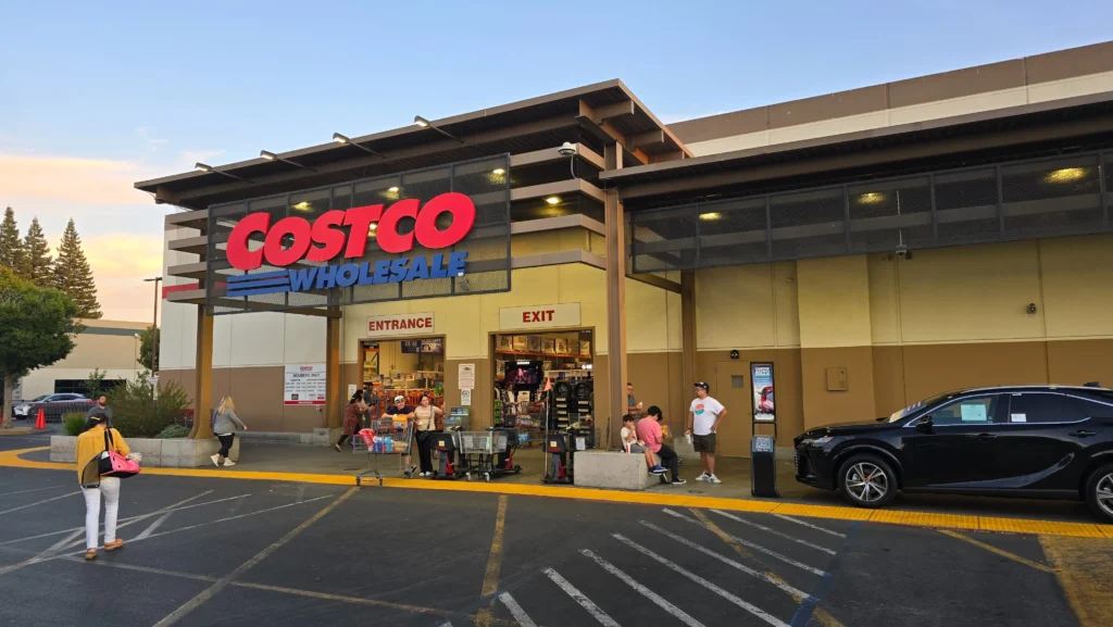 Costco removes RAM from its display PCs to prevent tech-savvy shoplifters, customers claim — GPUs also absent across stores as PC parts become a hot commodity | Tom's Hardware
