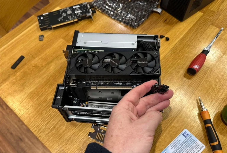 بررسی عملی مینی ورک‌استیشن Minisforum MS-02 Ultra