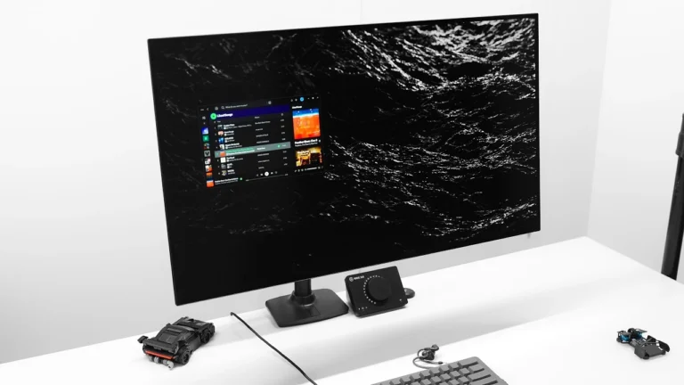 سوختگی پیکسل OLED من پس از ۳۰۰۰ ساعت. - یوتیوب