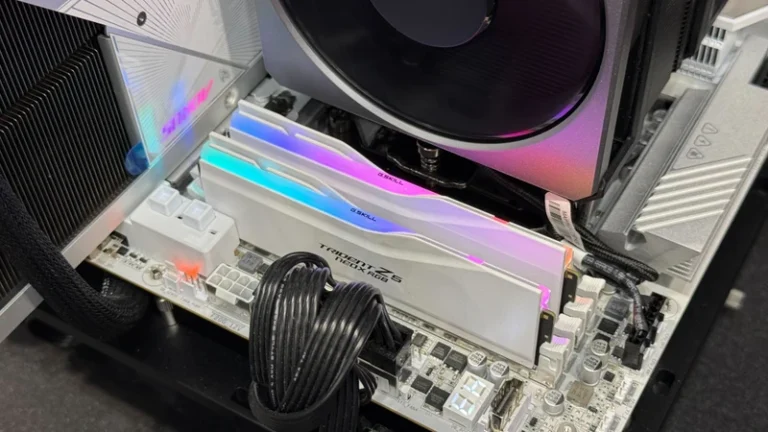 AMD EXPO ULL RAM drops at jaw-dropping $1,099 despite promises of it being 'effectively the same price' — DDR5-6000 C26 32GB kit sports 80% ULL tax | Tom's HardwareTom's Hardware