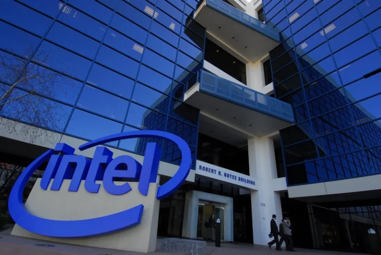 Intel says PC market is ‘a tale of two kingdoms’ with mainstream ‘taking a beating’ — VP suggests a split between mainstream and enthusiast sockets across the industry | Tom's HardwareTom's Hardware
