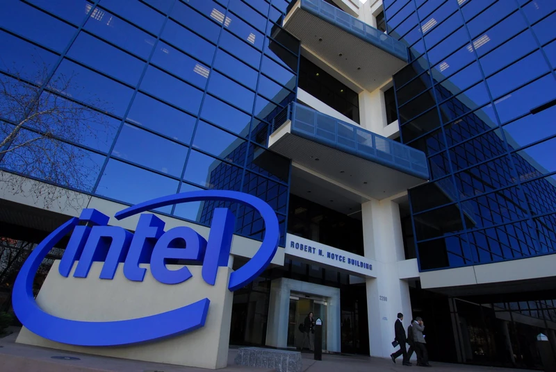 Intel says PC market is ‘a tale of two kingdoms’ with mainstream ‘taking a beating’ — VP suggests a split between mainstream and enthusiast sockets across the industry | Tom's HardwareTom's Hardware