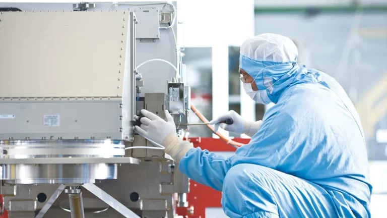 همکاری ASML و بزرگان تراشه برای ماسک‌های ۶×۱۲ اینچی High-NA EUV